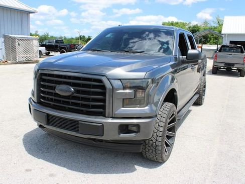 Used 2017 Ford F150 XLT w/ Equipment Group 302A Luxury AWD/4WD image 3