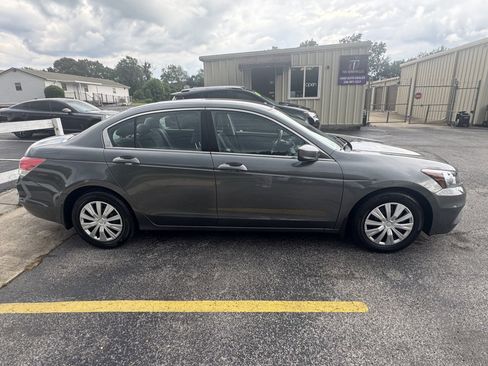 Used 2011 Honda Accord LX image 3