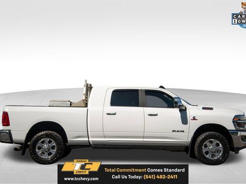 Used 2025 RAM 3500 Laramie AWD/4WD image 4
