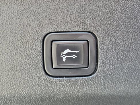 Used 2021 Cadillac Escalade ESV Sport Platinum w/ Heavy-Duty Trailer Package AWD/4WD image 8