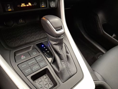Certified 2023 Toyota RAV4 XLE Premium AWD/4WD image 4
