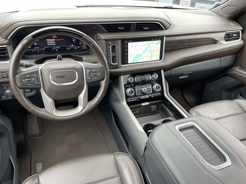 Used 2024 GMC Yukon XL Denali w/ Denali Reserve Package image 18
