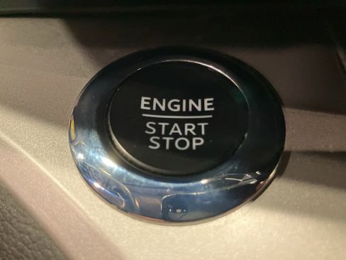 Used 2023 Ford Explorer XLT w/ Equipment Group 202A image 18