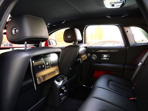 Certified 2022 Rolls-Royce Ghost Black Badge image 30