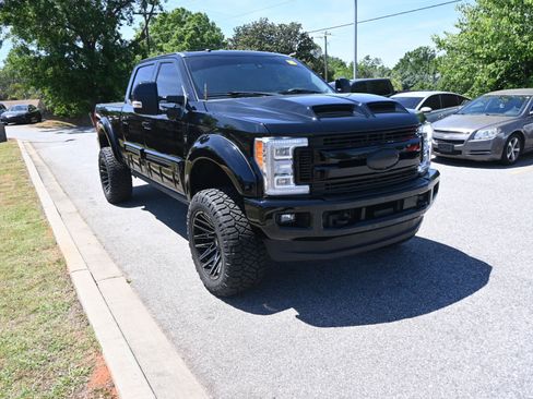 Used 2018 Ford F250 Lariat w/ Lariat Ultimate Package AWD/4WD image 4