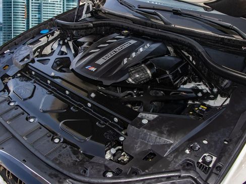 Used 2021 BMW X5 M Base w/ Executive Package image 41