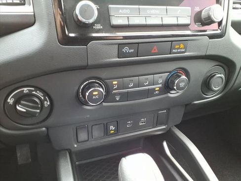 Used 2024 Nissan Frontier SV w/ Technology Package AWD/4WD image 25