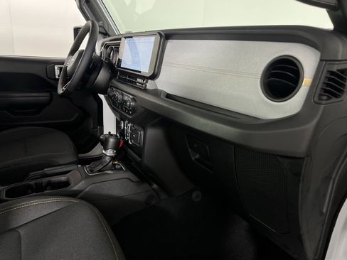 Used 2024 Jeep Wrangler Sport S image 32