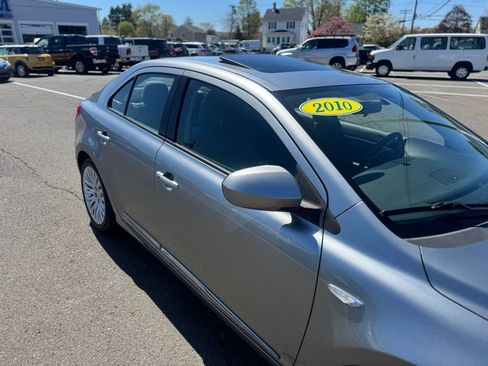 Used 2010 Suzuki Kizashi GTS FWD image 10