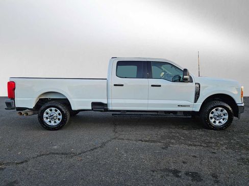 Used 2023 Ford F350 XLT image 2