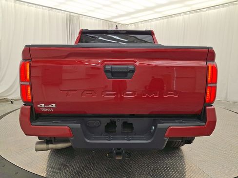 Certified 2025 Toyota Tacoma SR5 AWD/4WD image 27