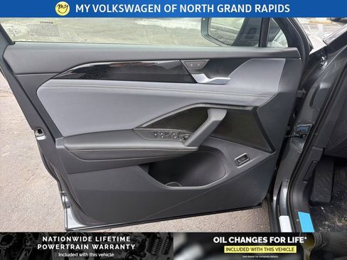 New 2026 Volkswagen Tiguan SE AWD/4WD image 9