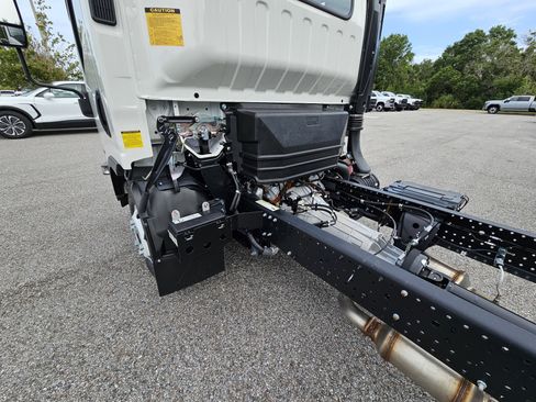 New 2025 Chevrolet Low Cab Forward RWD image 9