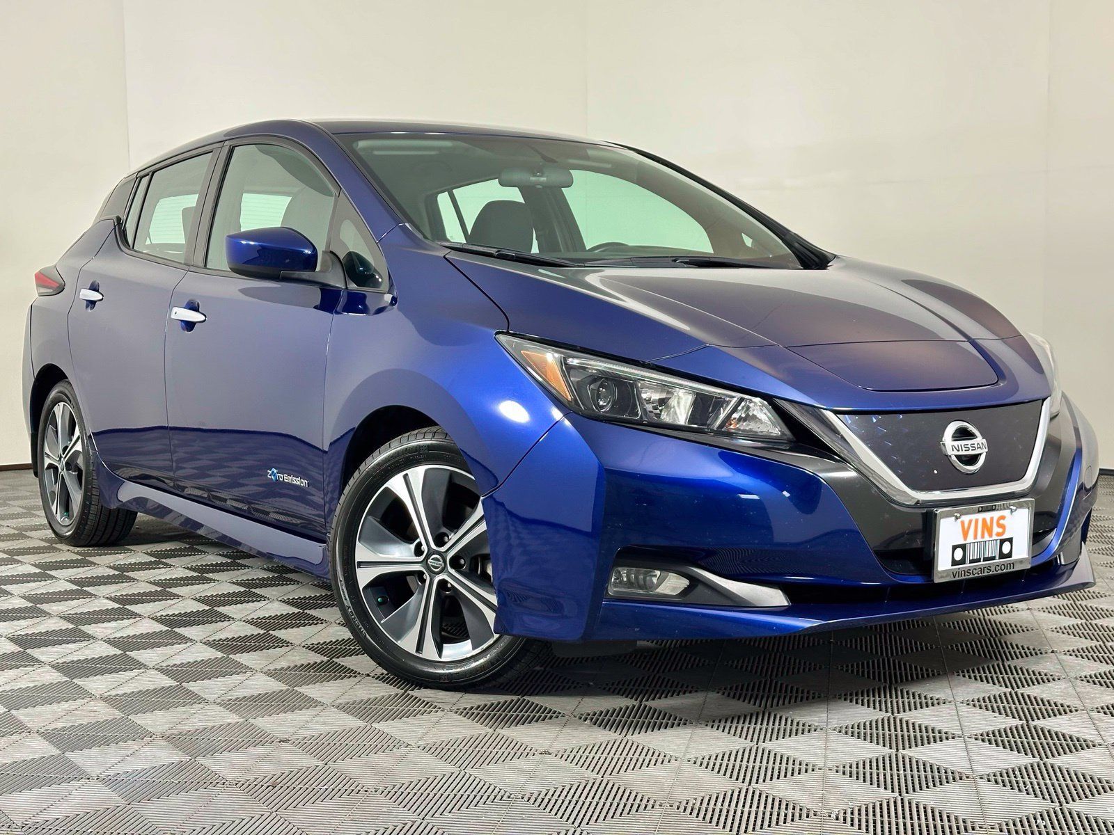 Used 2019 Nissan Leaf SV FWD image 1