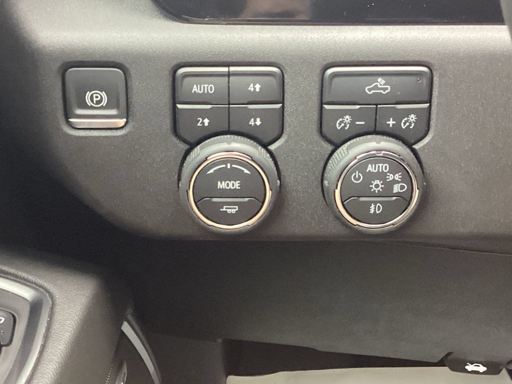 Used 2024 Chevrolet Silverado 1500 RST w/ Convenience Package II AWD/4WD image 15