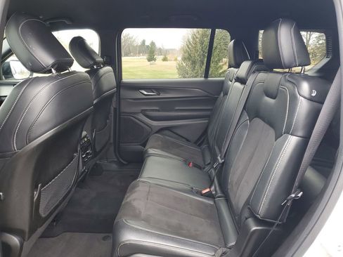 Used 2024 Jeep Grand Cherokee L Laredo image 29