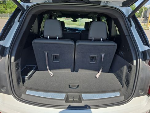 New 2025 Cadillac XT6 Luxury FWD image 16