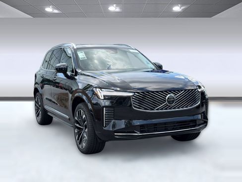 New 2026 Volvo XC90 B5 Plus w/ Protection Package AWD/4WD image 7
