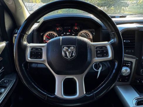 Used 2018 RAM 1500 Laramie AWD/4WD image 17