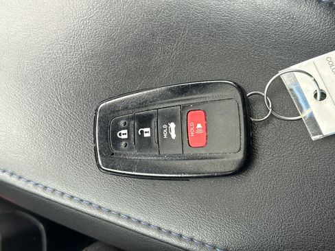 Used 2020 Toyota Corolla SE w/ SE Premium Package image 29