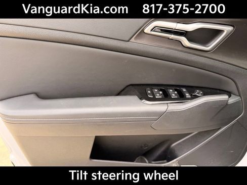 Certified 2025 Kia Sportage EX image 17