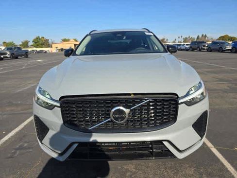 Certified 2025 Volvo XC60 B5 Plus image 2