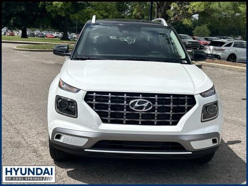 New 2026 Hyundai Venue SEL FWD image 2