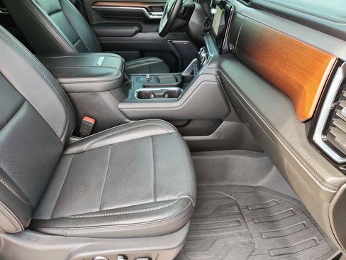Used 2024 GMC Sierra 2500 Denali w/ Denali Reserve Package AWD/4WD image 29