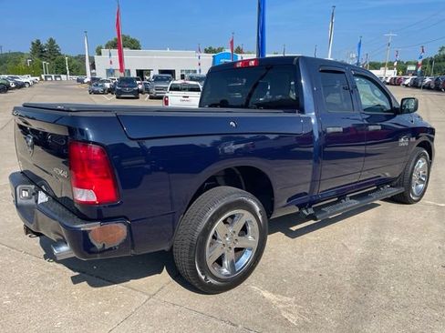 Used 2018 RAM 1500 Express AWD/4WD image 3