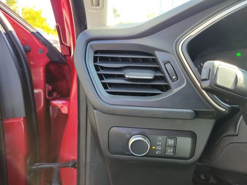 Used 2021 Ford Escape SE image 20