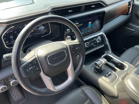 Used 2022 GMC Sierra 1500 Denali AWD/4WD image 9