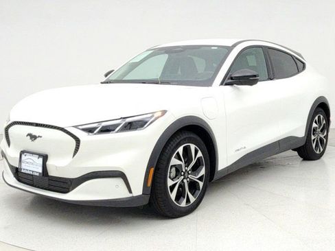 Used 2025 Ford Mustang Mach-E Select image 1