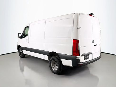 Used 2026 Mercedes-Benz Sprinter 4500 image 5