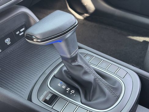 Certified 2025 Hyundai Kona SEL FWD image 28