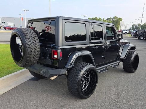 Used 2020 Jeep Wrangler Unlimited Sahara AWD/4WD image 12