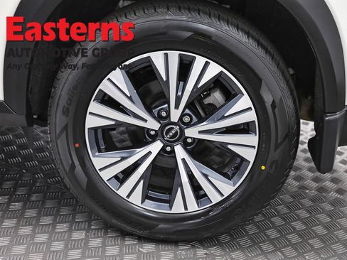 Used 2023 Nissan Rogue SV w/ SV Premium Package AWD/4WD image 34