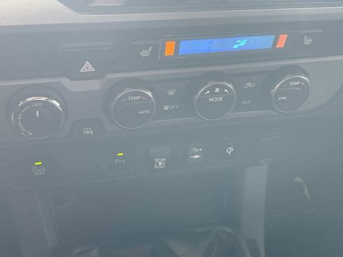 Certified 2019 Toyota Tacoma TRD Off-Road w/ TRD Premium Off Road Package AWD/4WD image 19