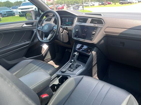 Used 2023 Volkswagen Tiguan SE R-Line AWD/4WD image 13