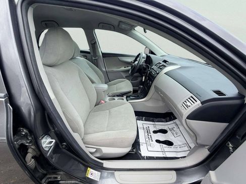 Used 2013 Toyota Corolla L FWD image 27