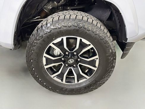 Used 2021 Toyota Tacoma TRD Sport w/ Technology Package AWD/4WD image 26
