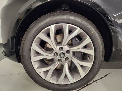 New 2026 Land Rover Discovery Limited Edition AWD/4WD image 8