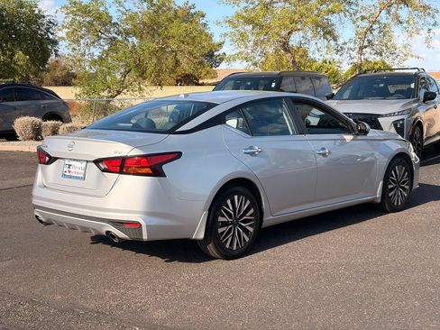 Certified 2024 Nissan Altima 2.5 SV w/ SV Premium Package FWD image 6