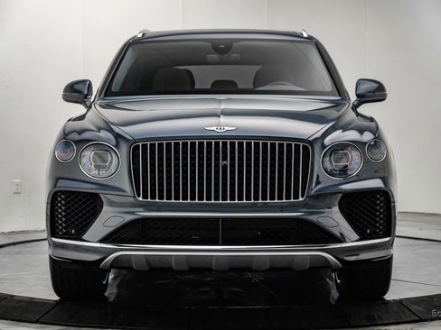 Used 2023 Bentley Bentayga Extended Wheelbase AWD/4WD image 28