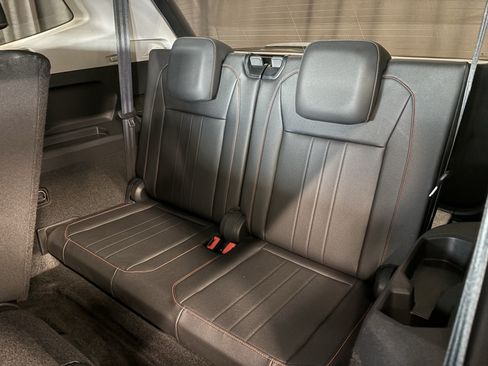 Used 2024 Volkswagen Tiguan Wolfsburg Edition FWD image 10