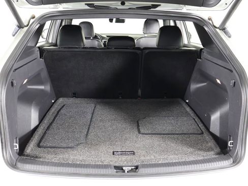 Used 2022 Volkswagen Atlas Cross Sport SE FWD image 19