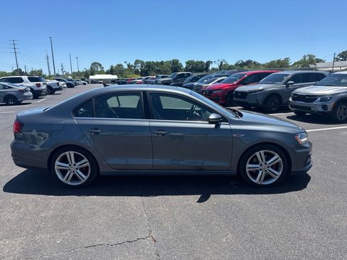 Used 2017 Volkswagen Jetta GLI FWD image 8