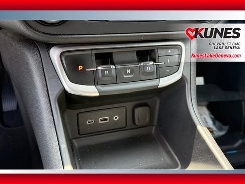 Used 2024 GMC Terrain SLE FWD image 16