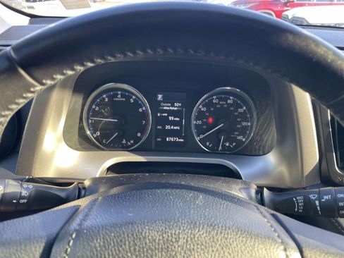 Used 2016 Toyota RAV4 XLE image 31