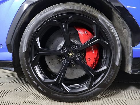 Used 2019 Lamborghini Urus image 24