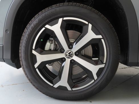 New 2026 Volkswagen Tiguan SE AWD/4WD image 27